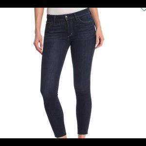 Joe’s Jeans size 26 The Icon Skinny